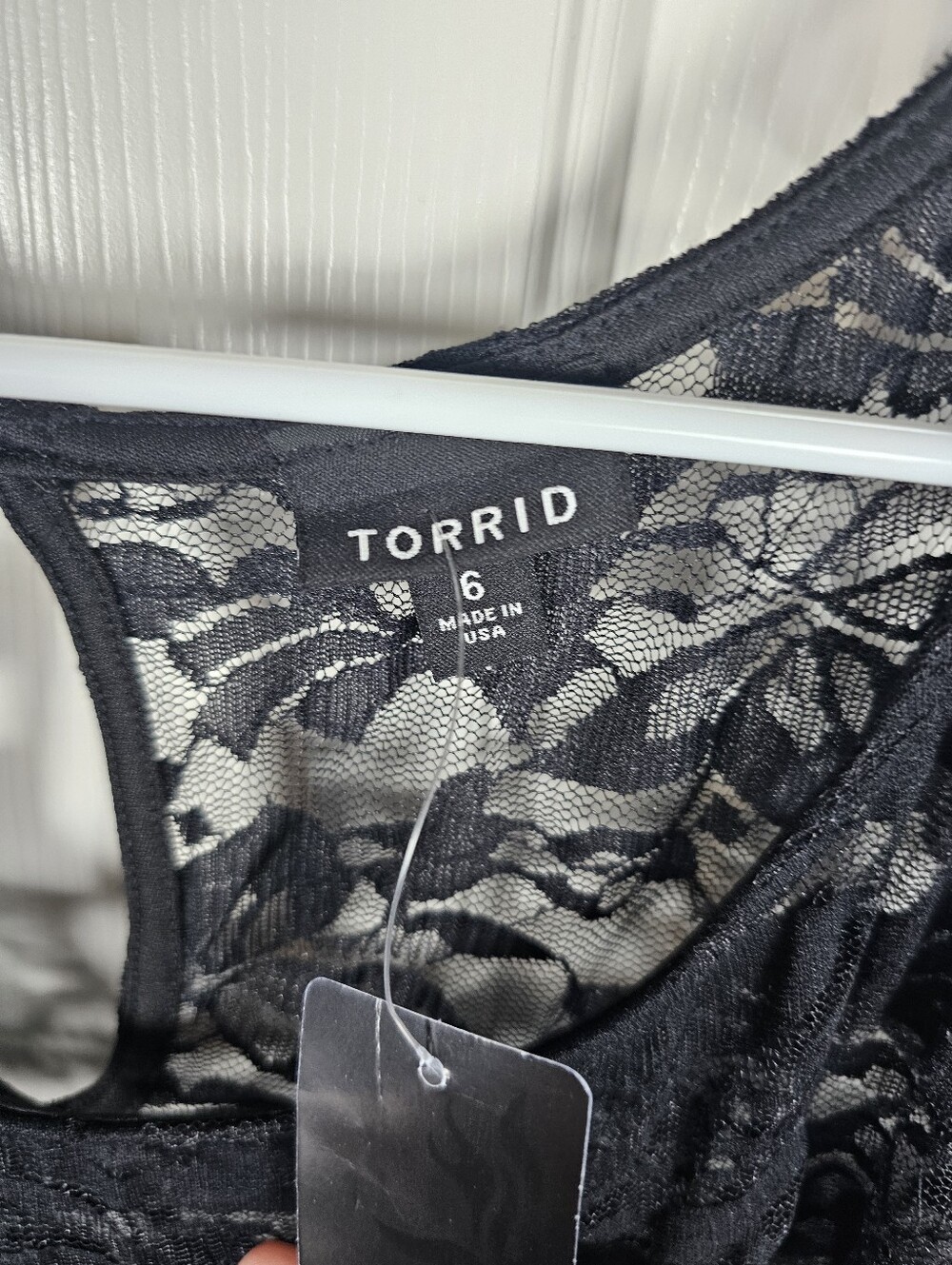 Torrid NWT Lace Lattice Black Shirt Size 6 - Picture 4 of 7